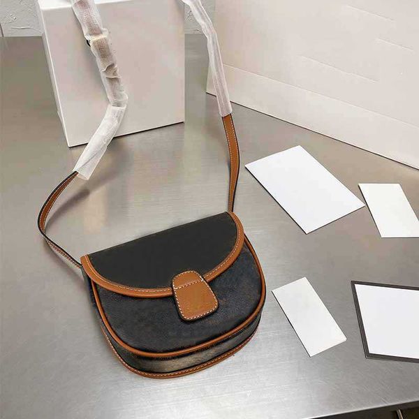 mini crossbody bag vintage style brown print women shoulder bag small and exquisite women's flip purse adjustable strap
mini crossbody bag vintage style brown print women shoulder bag small and exquisite women's flip purse adjustable strap