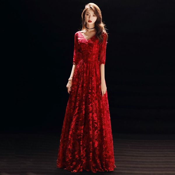 ethnic clothing v-neck lace flower embroidery qipao burgundy evening party dress gown long perspective cheongsam retro half sleeve vest, Red
ethnic clothing v-neck lace flower embroidery qipao burgundy evening party dress gown long perspective cheongsam retro half sleeve vest, Red