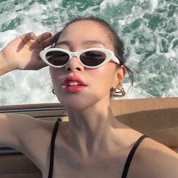 factory direct price net red and white cat's eye men hailey haili street p the same women, White;black
factory direct price net red and white cat's eye men hailey haili street p the same women, White;black