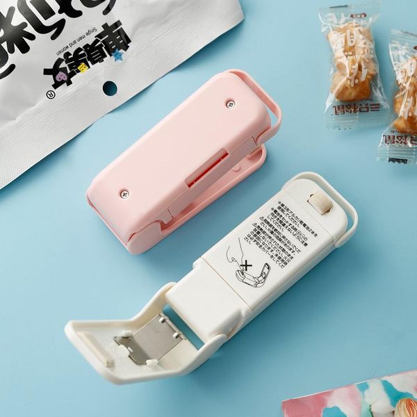Portable Mini Sealing Machine Household Vacuum Sealing Machine Snack Bag Tool Protector Packaging Plastic Mini Gadget
Portable Mini Sealing Machine Household Vacuum Sealing Machine Snack Bag Tool Protector Packaging Plastic Mini Gadget