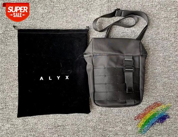 HIP-HOP Alyx Bag Men Women Streetwear ALYX Bags High Quality 1:1 Canvas metal buckle #ef55, White;black
HIP-HOP Alyx Bag Men Women Streetwear ALYX Bags High Quality 1:1 Canvas metal buckle #ef55, White;black
