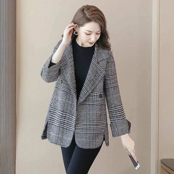 2021 woolen autumn and winter new thousand bird check pattern thin short women's overcoat, Black
2021 woolen autumn and winter new thousand bird check pattern thin short women's overcoat, Black