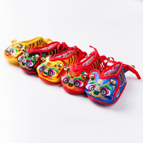 old beijing handmade tiger head shoes baby one hundred days old soft soled shoes baby tiger head cloth shoes embroidery breathab, Black;red
old beijing handmade tiger head shoes baby one hundred days old soft soled shoes baby tiger head cloth shoes embroidery breathab, Black;red