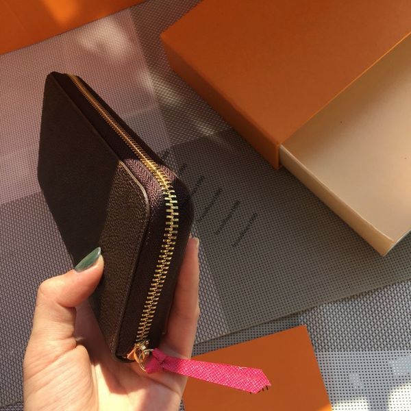 2020 wholesale flower symmetrical wallet fashion genuine leather wallet purses women purse mens wallet portafoglio uomo 60742, Red;black
2020 wholesale flower symmetrical wallet fashion genuine leather wallet purses women purse mens wallet portafoglio uomo 60742, Red;black