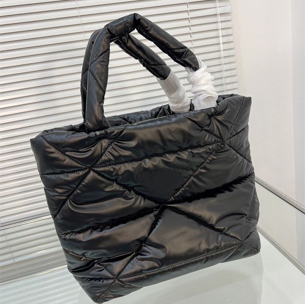 designer bag new fabric women totes large capacity handbag original single 4 colors size 35 * 32cm
designer bag new fabric women totes large capacity handbag original single 4 colors size 35 * 32cm