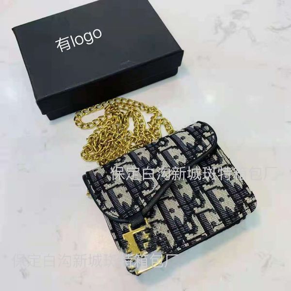 design new korean version cloth embroidery short lady card zero wallet single shoulder cross chain bag gift box
design new korean version cloth embroidery short lady card zero wallet single shoulder cross chain bag gift box