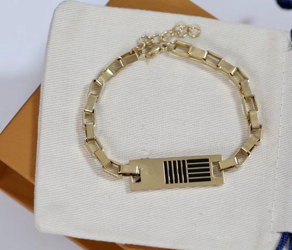 have boxselling classic bracelet, new fashion silver colored bracelet, suitable for men and women jewelry gift high quality, Golden;silver
have boxselling classic bracelet, new fashion silver colored bracelet, suitable for men and women jewelry gift high quality, Golden;silver