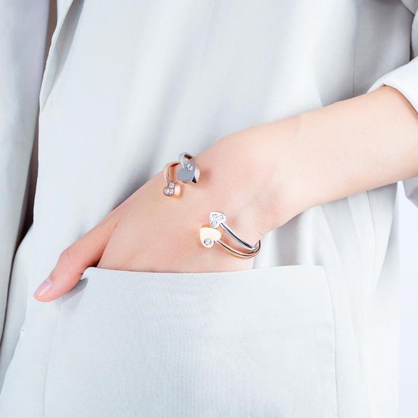 charm bracelets opening simple minority stainless steel bracelet female love peach heart inlaid with zircon fashion versatile accessories, Golden;silver
charm bracelets opening simple minority stainless steel bracelet female love peach heart inlaid with zircon fashion versatile accessories, Golden;silver