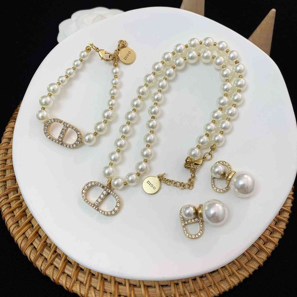 design jewelry new letter neck chain necklace net red temperament women's pearl earrings bracelet, Silver
design jewelry new letter neck chain necklace net red temperament women's pearl earrings bracelet, Silver