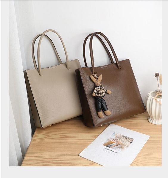 d45 new style men's and women's shoulder bag handbag fashion bag designer handbag purse
d45 new style men's and women's shoulder bag handbag fashion bag designer handbag purse