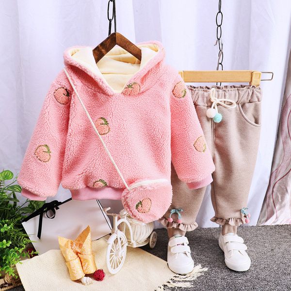 2022 winter children's clothing sets peach hooded lamb cashmere two-piece girls' winter suit, White
2022 winter children's clothing sets peach hooded lamb cashmere two-piece girls' winter suit, White