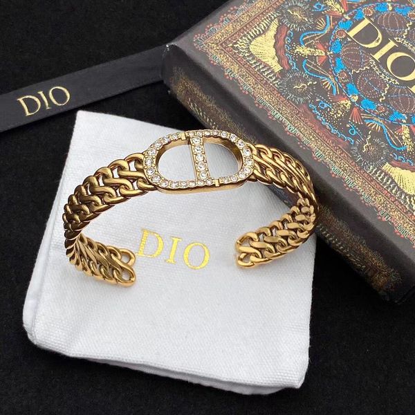 21 year new diamond inlaid d family cd women's fashion ele high temperament dijia bracelet, Golden;silver
21 year new diamond inlaid d family cd women's fashion ele high temperament dijia bracelet, Golden;silver