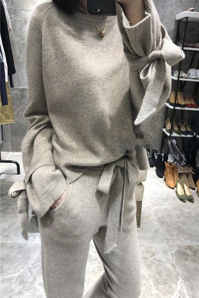 2021 bow o-neck full women's fine cashmere set round leader tie knitwear and wide leg pants loose two-piece pullover casual, White
2021 bow o-neck full women's fine cashmere set round leader tie knitwear and wide leg pants loose two-piece pullover casual, White