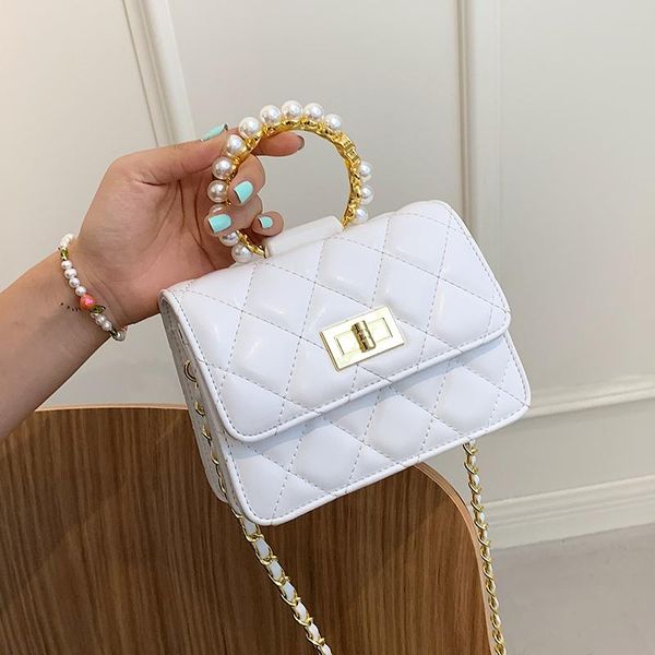 shoulder bags niche design bag 2021 fashion female diamond chain messenger square handbag width: 17cm
shoulder bags niche design bag 2021 fashion female diamond chain messenger square handbag width: 17cm