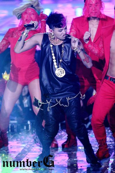 men's vests xs-6xl 2021 the design stage costumes black chain leather vest singer's clothing, Black;white
men's vests xs-6xl 2021 the design stage costumes black chain leather vest singer's clothing, Black;white