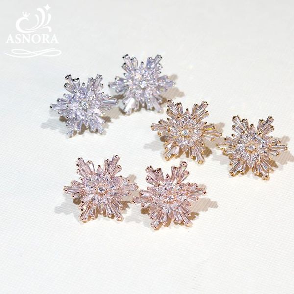 stud ladies fashion snowflake crystal earrings cubic zirconia inlaid jewelry cute the choice for couple gifts, Golden;silver
stud ladies fashion snowflake crystal earrings cubic zirconia inlaid jewelry cute the choice for couple gifts, Golden;silver
