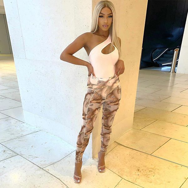 hollow out one shoulder black bodysuit women clubwear summer 2021 slim fitting skinny body femininoc85-ag10, Black;white
hollow out one shoulder black bodysuit women clubwear summer 2021 slim fitting skinny body femininoc85-ag10, Black;white