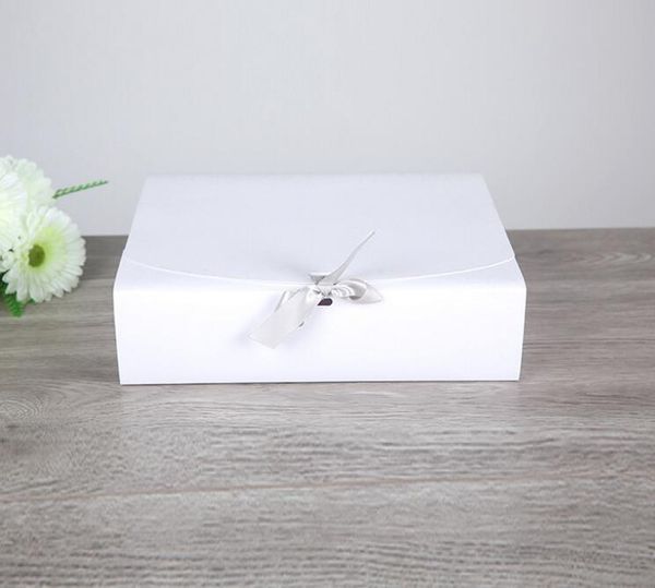 gift wrap 31*25.5*8cm large brown paper box big size kraft cardboard boxes white for t shirt 15pcs/lot
gift wrap 31*25.5*8cm large brown paper box big size kraft cardboard boxes white for t shirt 15pcs/lot