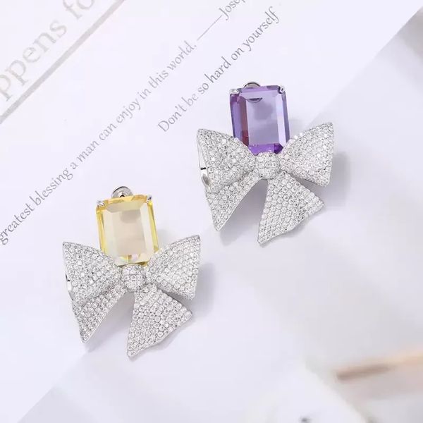 spring/summer 2022 925 silver stud micro-inlaid zircon semi-precious stone close-knit cloth inlaid bow earrings yellow treasure amethyst, Golden;silver
spring/summer 2022 925 silver stud micro-inlaid zircon semi-precious stone close-knit cloth inlaid bow earrings yellow treasure amethyst, Golden;silver