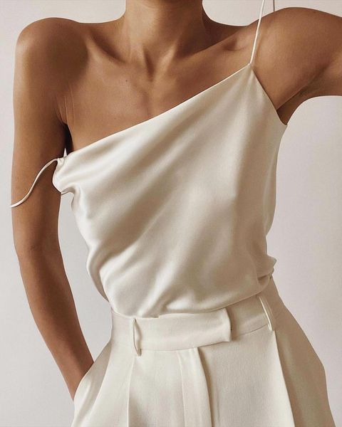 spring summer silk camis women tank satin black white strapless loose fresh backless solid vint casual outfit
spring summer silk camis women tank satin black white strapless loose fresh backless solid vint casual outfit