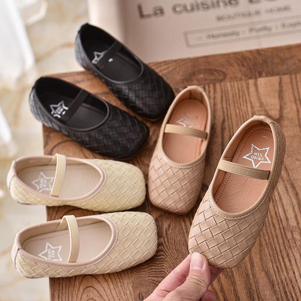 spring autumn girls leather shoes children flats loafers with elastic band kids shoes woven style princess sweet square toes new, Black;grey
spring autumn girls leather shoes children flats loafers with elastic band kids shoes woven style princess sweet square toes new, Black;grey