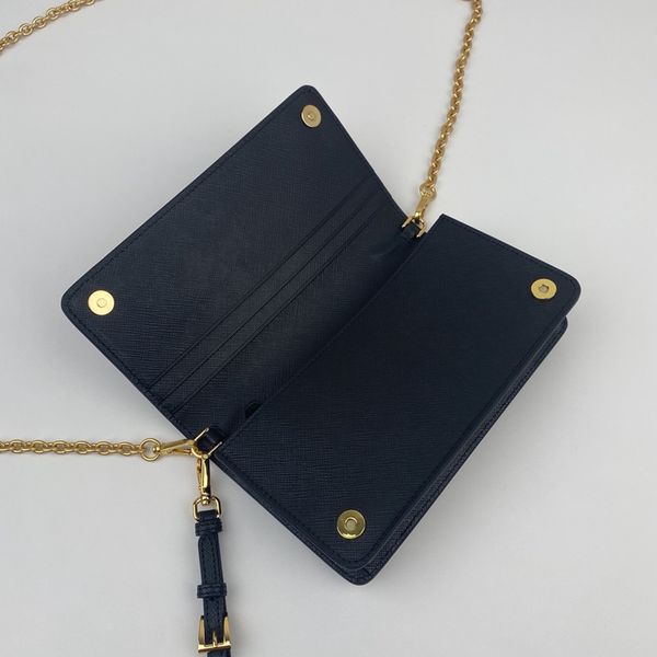 style comes with removable leather wristband removable metal chain straps women bags large capacity and space a pack of three with 1dh029 fa
style comes with removable leather wristband removable metal chain straps women bags large capacity and space a pack of three with 1dh029 fa