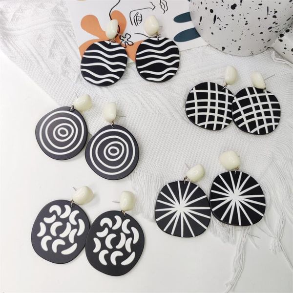 stud black and white design grid ray circle acrylic women earring, Golden;silver
stud black and white design grid ray circle acrylic women earring, Golden;silver