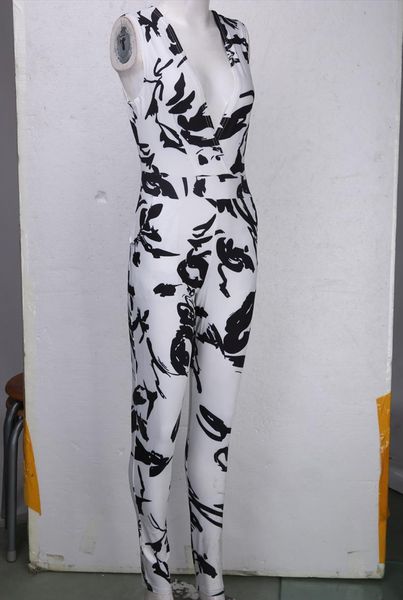 brand summer strap womens jumpsuit v neck sleeveless floral print beach elegant bodycon overalls, Black;white
brand summer strap womens jumpsuit v neck sleeveless floral print beach elegant bodycon overalls, Black;white