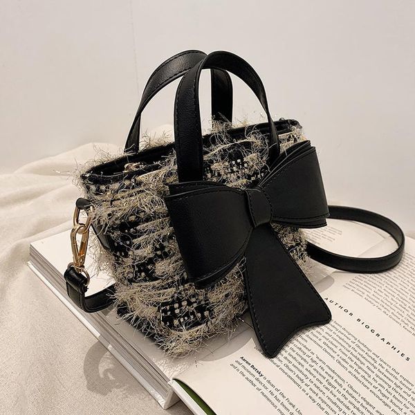 2021 vintage bucket bag women's shoulder bag fashion bow crossbody messenger bags for women pu leather women handbag
2021 vintage bucket bag women's shoulder bag fashion bow crossbody messenger bags for women pu leather women handbag