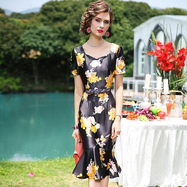 2021 new short sleeves plus female size fishtail dress vintage summer party work printing flowers dressed b4d0, Black;gray
2021 new short sleeves plus female size fishtail dress vintage summer party work printing flowers dressed b4d0, Black;gray