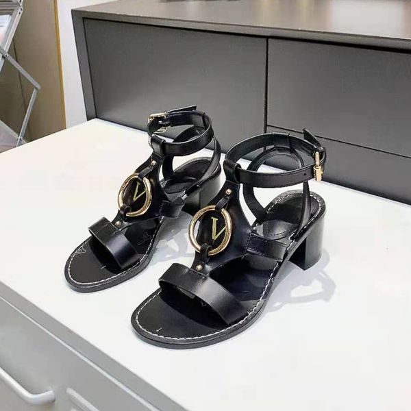 women real leather metal decoration sandals t-strap sandal summer high heels shoes ladies party shoes black brown with box
women real leather metal decoration sandals t-strap sandal summer high heels shoes ladies party shoes black brown with box
