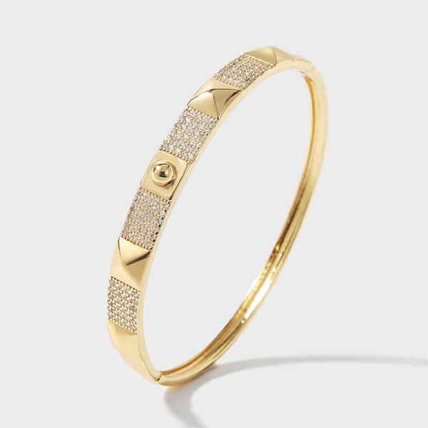 fashion simple gold color copper metal geometric bangles for women cz cubic zirconia zircon bracelets party jewelry, Golden;silver
fashion simple gold color copper metal geometric bangles for women cz cubic zirconia zircon bracelets party jewelry, Golden;silver