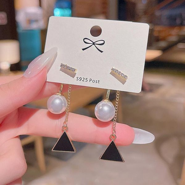 stud black geometric triangle pearl peplum earrings for women, Golden;silver
stud black geometric triangle pearl peplum earrings for women, Golden;silver