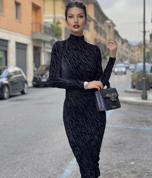 2021 new long sleeve turtleneck mesh sequines glitter midi black bodycon women elegant evening party club vestidos 04tw, Black;gray
2021 new long sleeve turtleneck mesh sequines glitter midi black bodycon women elegant evening party club vestidos 04tw, Black;gray