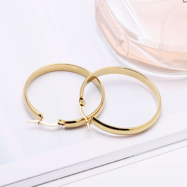 316 stainless steel earrings ear buckle flat wire fashion earrings puncture classic women's jewelry
316 stainless steel earrings ear buckle flat wire fashion earrings puncture classic women's jewelry