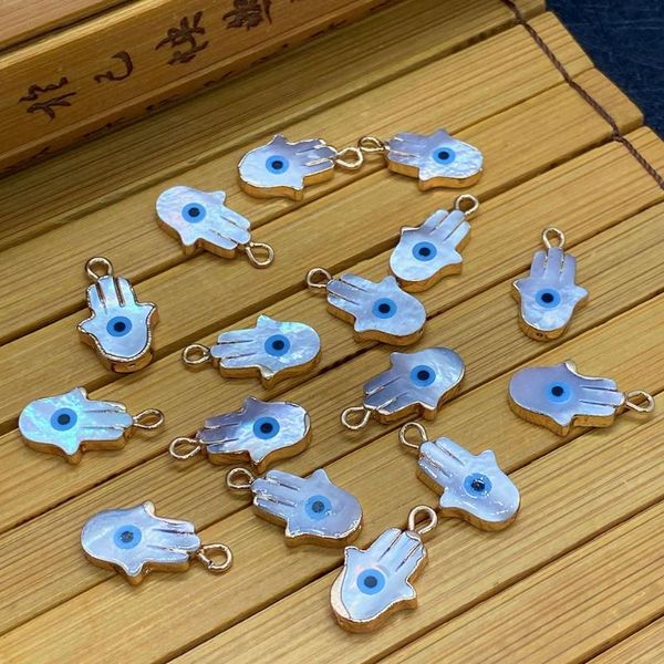 charms 1 piece of natural seashell white palm and eye-shaped single-hole double-hole beads can be made into exquisite jewelry wholesale, Bronze;silver
charms 1 piece of natural seashell white palm and eye-shaped single-hole double-hole beads can be made into exquisite jewelry wholesale, Bronze;silver