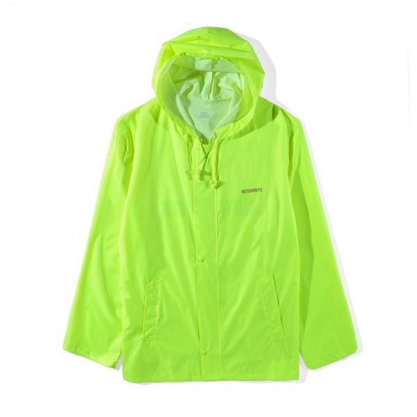 new 2021 vetements letter printed women waterproof jacket coat kanye west oversized useful raincoat hiphop men jackets windbreaker tovm 2a45, Tan;black
new 2021 vetements letter printed women waterproof jacket coat kanye west oversized useful raincoat hiphop men jackets windbreaker tovm 2a45, Tan;black