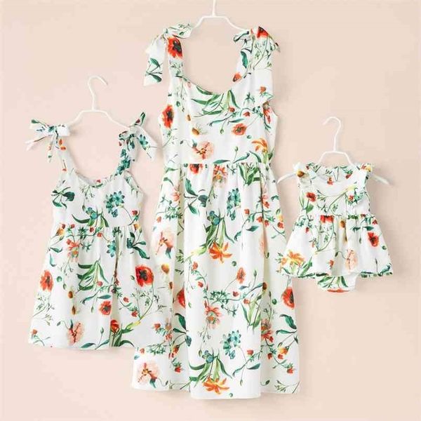 summer family dress mother and daughter matching girl outfits dresses floral mom clothes 210724, Blue
summer family dress mother and daughter matching girl outfits dresses floral mom clothes 210724, Blue
