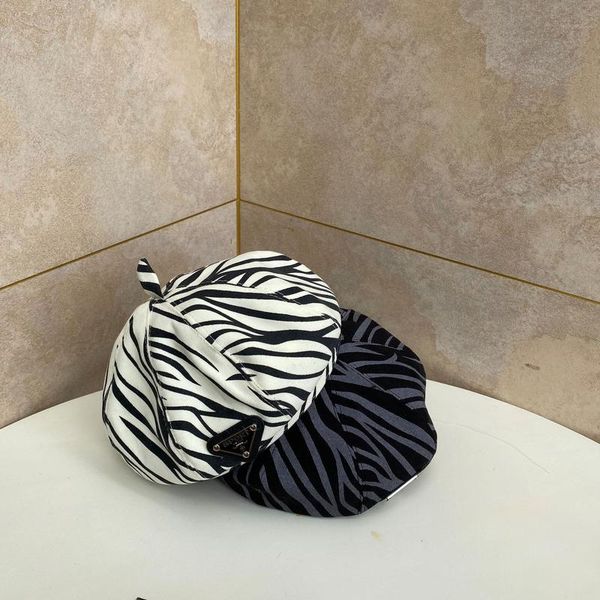 berets beret autumn and winter korean version of the wild british retro zebra pattern literary artistic niche painter women's hat, Blue;gray
berets beret autumn and winter korean version of the wild british retro zebra pattern literary artistic niche painter women's hat, Blue;gray