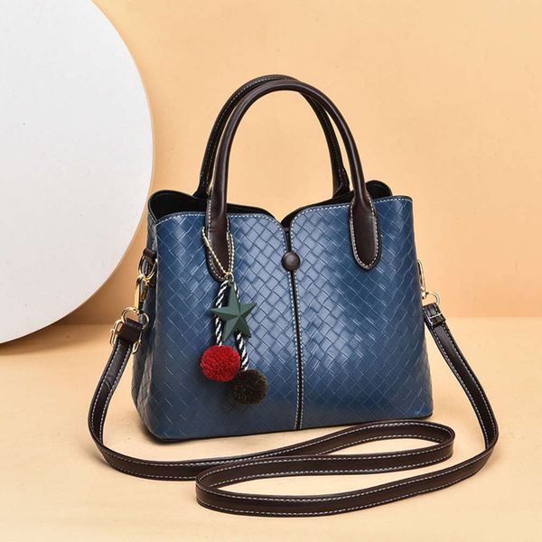 hbp autumn and winter 2021 fashion woven handbag large capacity simple middle-aged women's single shoulder messenger bag trend
hbp autumn and winter 2021 fashion woven handbag large capacity simple middle-aged women's single shoulder messenger bag trend