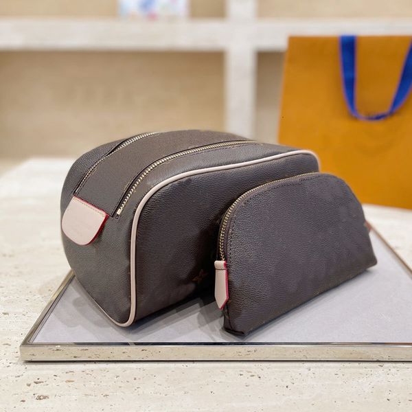 fashion makeup bag ladies double zipper handbag cosmetic hand bags classic brown old flower fabric pvc surface
fashion makeup bag ladies double zipper handbag cosmetic hand bags classic brown old flower fabric pvc surface