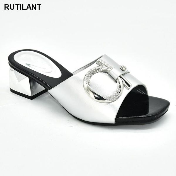 dress shoes italian style women party decorated with rhinestone sandals elegant nigerian pumps shoe for high quality, Black
dress shoes italian style women party decorated with rhinestone sandals elegant nigerian pumps shoe for high quality, Black