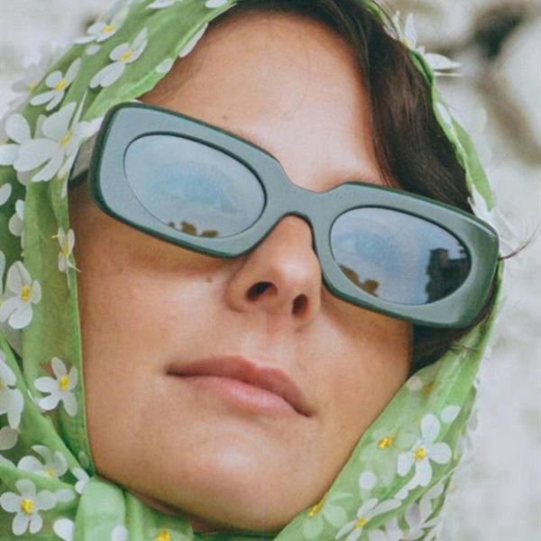 outdoor eyewear fashion trend gradient small square sunglasses for men retro women black frame unique designer sunshade
outdoor eyewear fashion trend gradient small square sunglasses for men retro women black frame unique designer sunshade