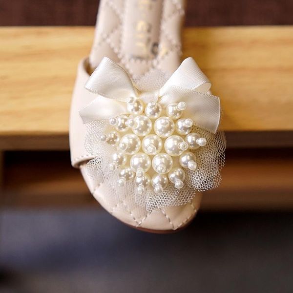 slipper korean flower girl fashion leather slippers ivory beads cute pearl little princess home shoes guangzhou non-slip beach, Black;grey
slipper korean flower girl fashion leather slippers ivory beads cute pearl little princess home shoes guangzhou non-slip beach, Black;grey