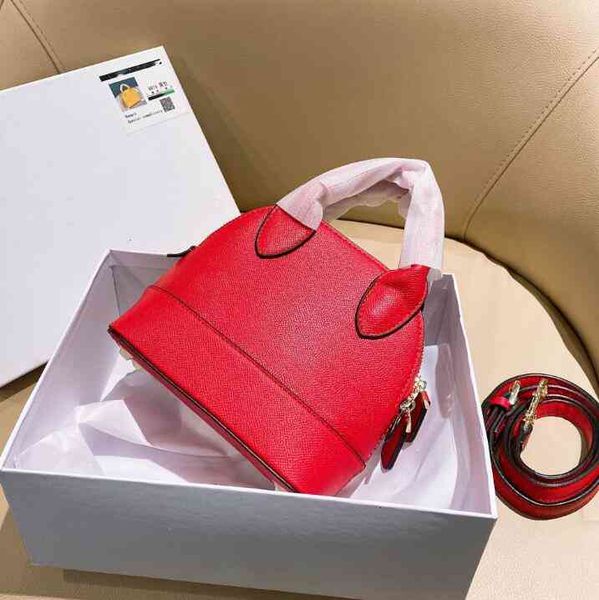 purse handbag ladies mini bag handbags size 18cm elegant hand bags fashion lady classic crossbody bags {with box and dust bag}
purse handbag ladies mini bag handbags size 18cm elegant hand bags fashion lady classic crossbody bags {with box and dust bag}