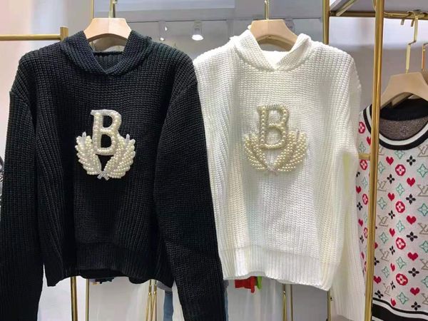 2021 early autumn new letter nail bead pattern loose hooded long sleeve short sweater coat women, White;black
2021 early autumn new letter nail bead pattern loose hooded long sleeve short sweater coat women, White;black