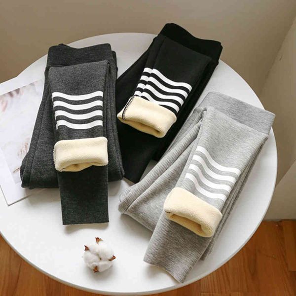 leggings autumn winter thickened plush bottoming with fleece thread four bars luminous, Black
leggings autumn winter thickened plush bottoming with fleece thread four bars luminous, Black