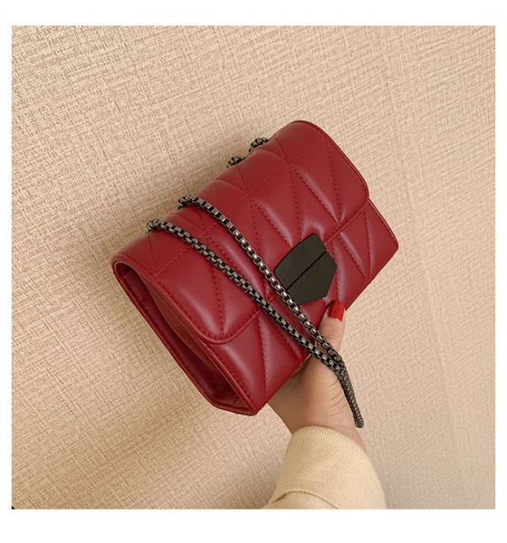 xiaoxiangfeng lingge embroidery xiaofangbao 2020 new niche design fashion shoulder chain lock women's bag
xiaoxiangfeng lingge embroidery xiaofangbao 2020 new niche design fashion shoulder chain lock women's bag