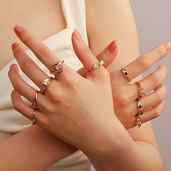 wedding rings creative hug hand ring for women retro simple metal zircon love couple party jewelry gifts, Slivery;golden
wedding rings creative hug hand ring for women retro simple metal zircon love couple party jewelry gifts, Slivery;golden