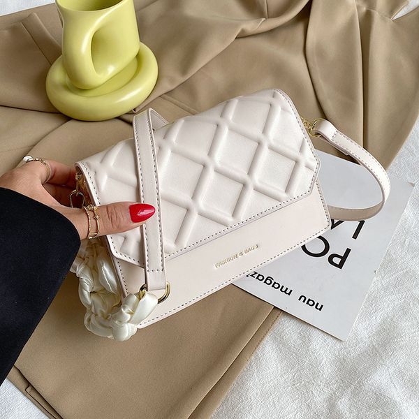 net red foreign style summer 2021 new korean fashion messenger leisure one shoulder messenger small square bag
net red foreign style summer 2021 new korean fashion messenger leisure one shoulder messenger small square bag